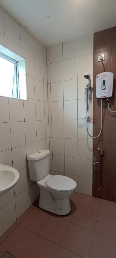 Rovers Inn Guesthouse - Age 11 And Above Only (Adults Only) Танах-Рата Экстерьер фото
